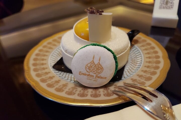 Experience Emirates Palace Hi-Tea and Visit Sheikh Zayed Mosque  4