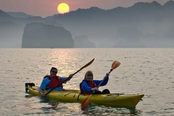 Halong Bay Luxury 2-Day Cruise with Kayaking and Island Visit