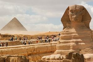 Private Day Tour to the Pyramids of Giza and Egyptian Museum and Camel Riding