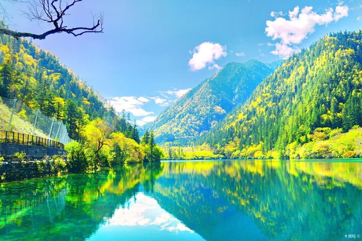 Jiuzhaigou Valley: Complete Travel Guide 2026