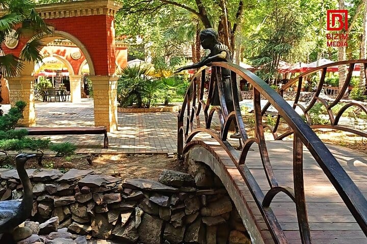 Khan_Baghi_Ganja_xan_bagi-gence_Azerbaijan_tour_Ganja