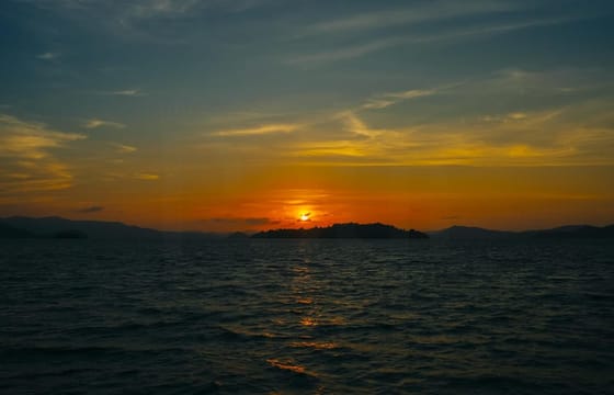 Phuket: Sunset Seafood Dinner Cruise in Phang Nga Bay by Big Boat