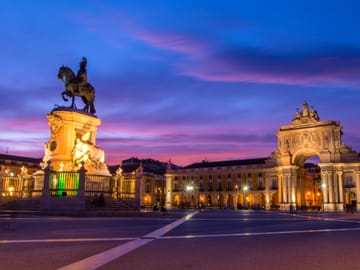 Private Night Tour of Lisbon's Landmarks and Culture