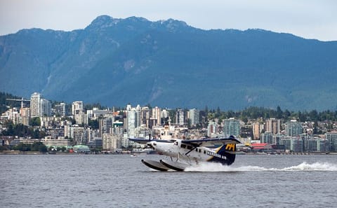 Vancouver City Tour with Scenic Seaplane Experience