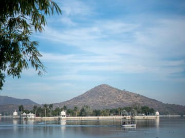 4-Day Private Udaipur & Mount Abu Tour