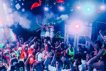 Bar Crawl Ios Ticket in Cyclades