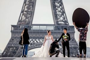 Lunch at Eiffel Tower with Hotel Pick Up and Private Photoshoot