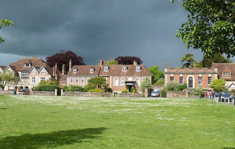 Private 2-Hour Walking Tour of Salisbury's Hidden Gems