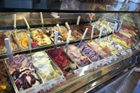 PRIVATE Full-Day Tour of San Gimignano and Volterra 9