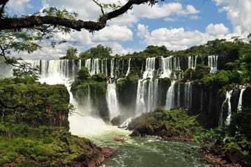 Iguazu Falls Private Day Trip from Buenos Aires with Airfare