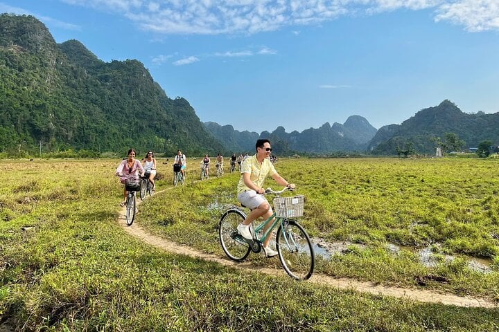 Hanoi: Explore Lan Ha Bay on Elegant New Serenity Grandeur Cruise