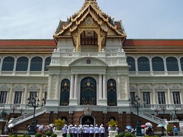 Bangkok Temple and Market Walking Tour of Grand Palace and Wat Pho