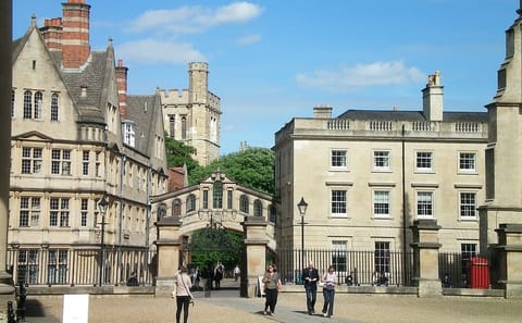 Private Tour of Oxford, Stratford-upon-Avon and Cotswolds