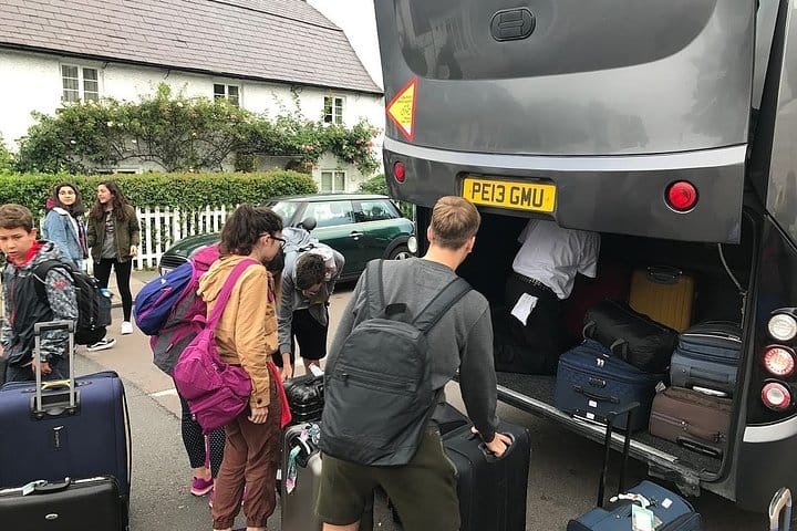 Luton Airport Private Transfers to/from London (Postcode SW1 to SW4) 4