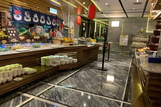 Pearl River Night Cruise and Karaoke with Buffet Dinner Tour in Guangzhou photo 2