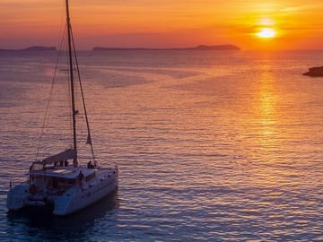 Santorini Luxury Catamaran Cruise, with Lunch, BBQ, drinks and transfers