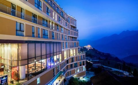 Sapa 2-Day Trek from Hanoi with 4-Star Hotel Stay