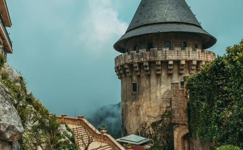 Ba Na Hills and Golden Bridge Full-Day Tour from Da Nang or Hoi An