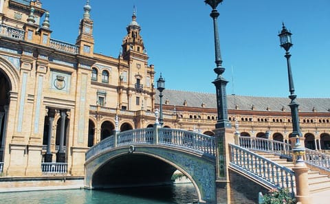 Córdoba to Seville Day Tour with Alcázar and Cathedral Entry