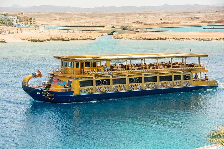 Marsa-Alam Snorkeling day trip Nefertari Cruise