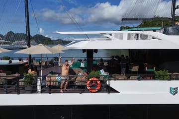 Luxury Day Cruise and Kayaking in Halong Bay