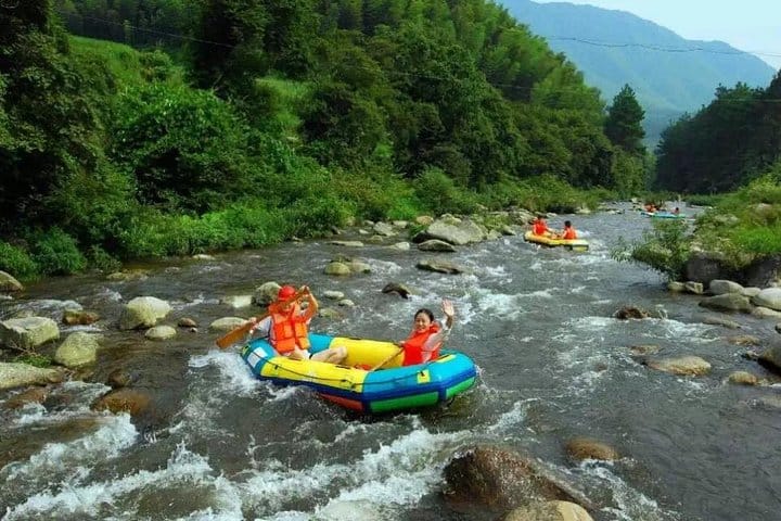 Private Day Tour to Huangteng Canyon from Guangzhou