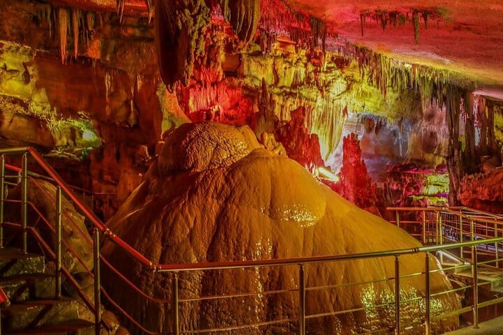 4 Full days in Georgia with private tour, free aiport