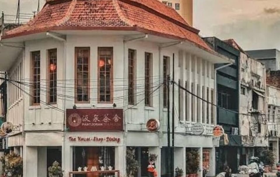 Jakarta Walking Tour with Public Transportation Visiting Sites