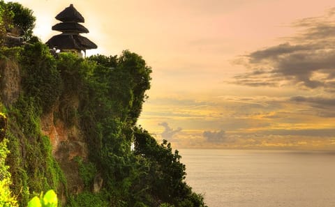 Private Tour of Uluwatu Temple and Southern Bali Sites