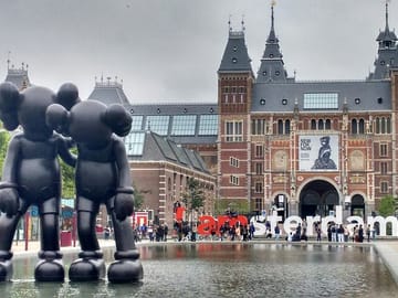 Photoshoot Experience at Museumplein in Amsterdam