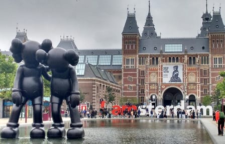 Photoshoot Experience at Museumplein in Amsterdam
