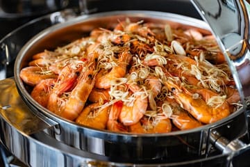 Halong Bay 5-Star Cruise with Buffet Lunch and Kayaking