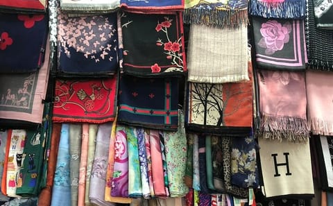 Private Shopping Experience in Shanghai's Vibrant Markets