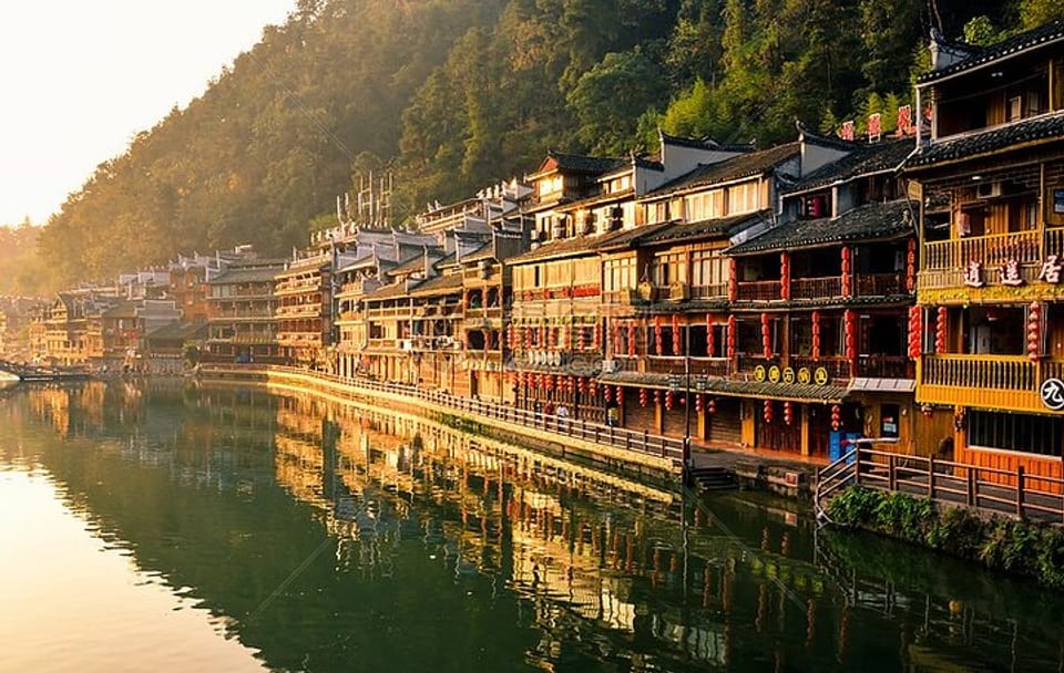 5-Day Cultural and Nature Tour of Zhangjiajie and Fenghuang