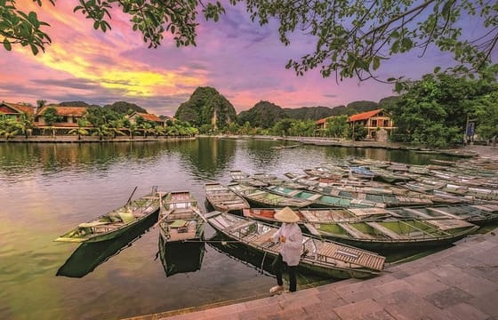 Small Group Ninh Binh Tour: Hoa Lu Tam Coc Full Day Tour from Hanoi