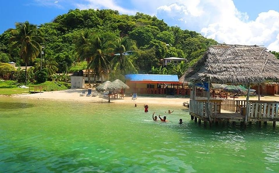 Private Tour of Punta Gorda's Fishing Villages in Roatan
