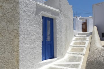 Santorini Day Tour: Explore Fira and Vothonas with Lunch