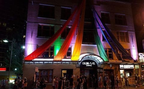 Vancouver Nightlife Tour: Music, Bars, Clubs, and Casino