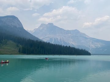Explore Moraine Lake, Lake Louise, Emerald & Peyto Lake from Banff