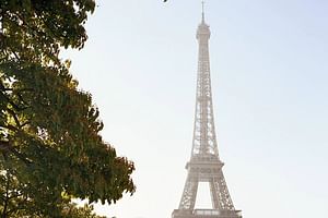 Private Tour Saint Germain, Eiffel &Cruise with CDG transfers 