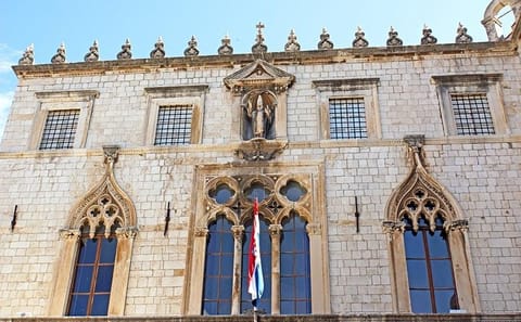 Dubrovnik Old Town Walking Tour with Local Guide