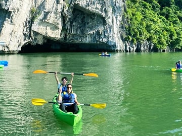 Kayaking in Halong