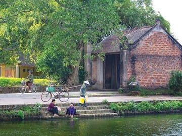 Hanoi Private Tour explore Duong Lam Village,Traditional Crafts