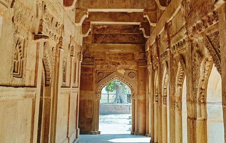 Chunar Fort and Rural Village Day Trip from Varanasi