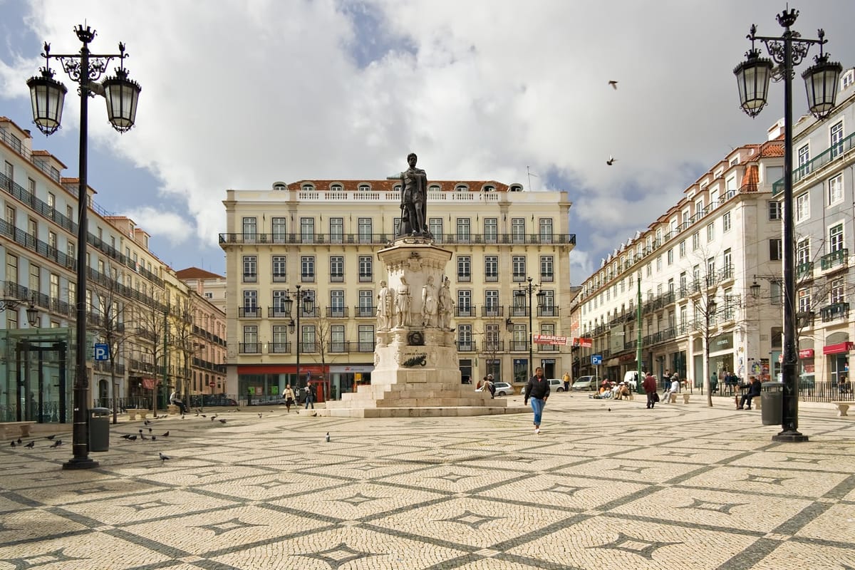Lisbon Afternoon: Private Tour with Monuments and Fado Dinner
