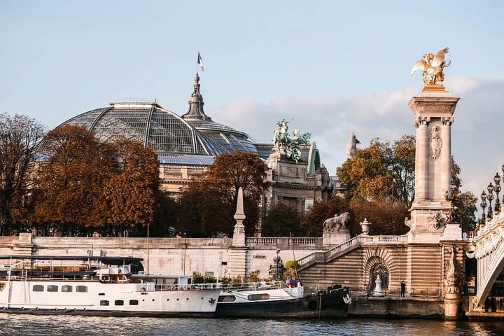 6 Hours Paris City Tour with Seine River Dinner Cruise and Hotel Pickup 10