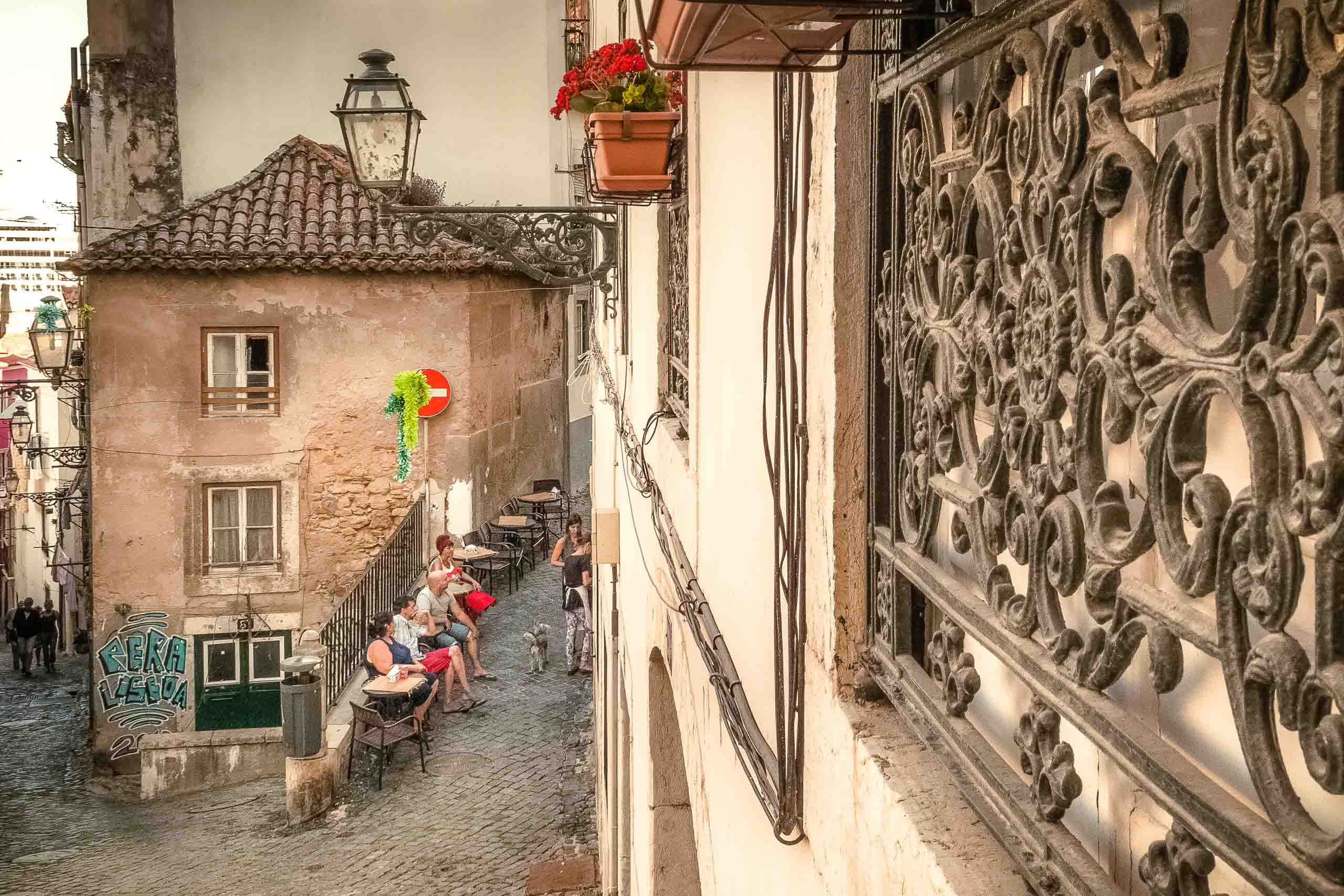 Lisbon Photography Tour: Authentic Alfama with Local Photographer
