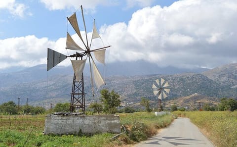 Private Day Tour to Zeus Cave and Kera Monastery from Chania