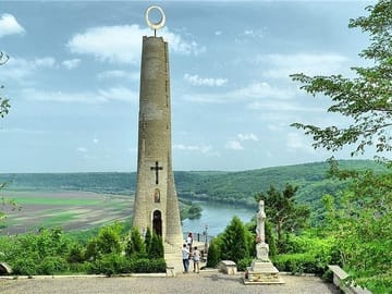 Private Tour of Soroca Fortress and Gypsy Hill in Moldova