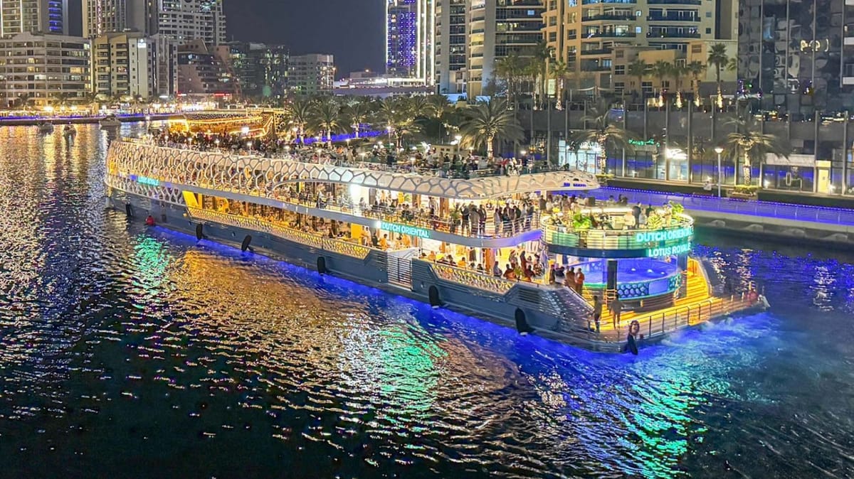 Dubai Dhow Marina Cruise: “From Traditional Charm to Modern Luxury”